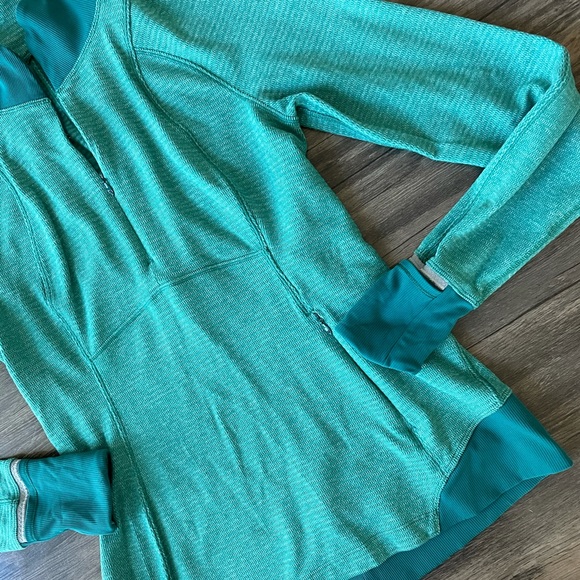 Lululemon Runderful 1/2 Zip - Picture 5 of 12